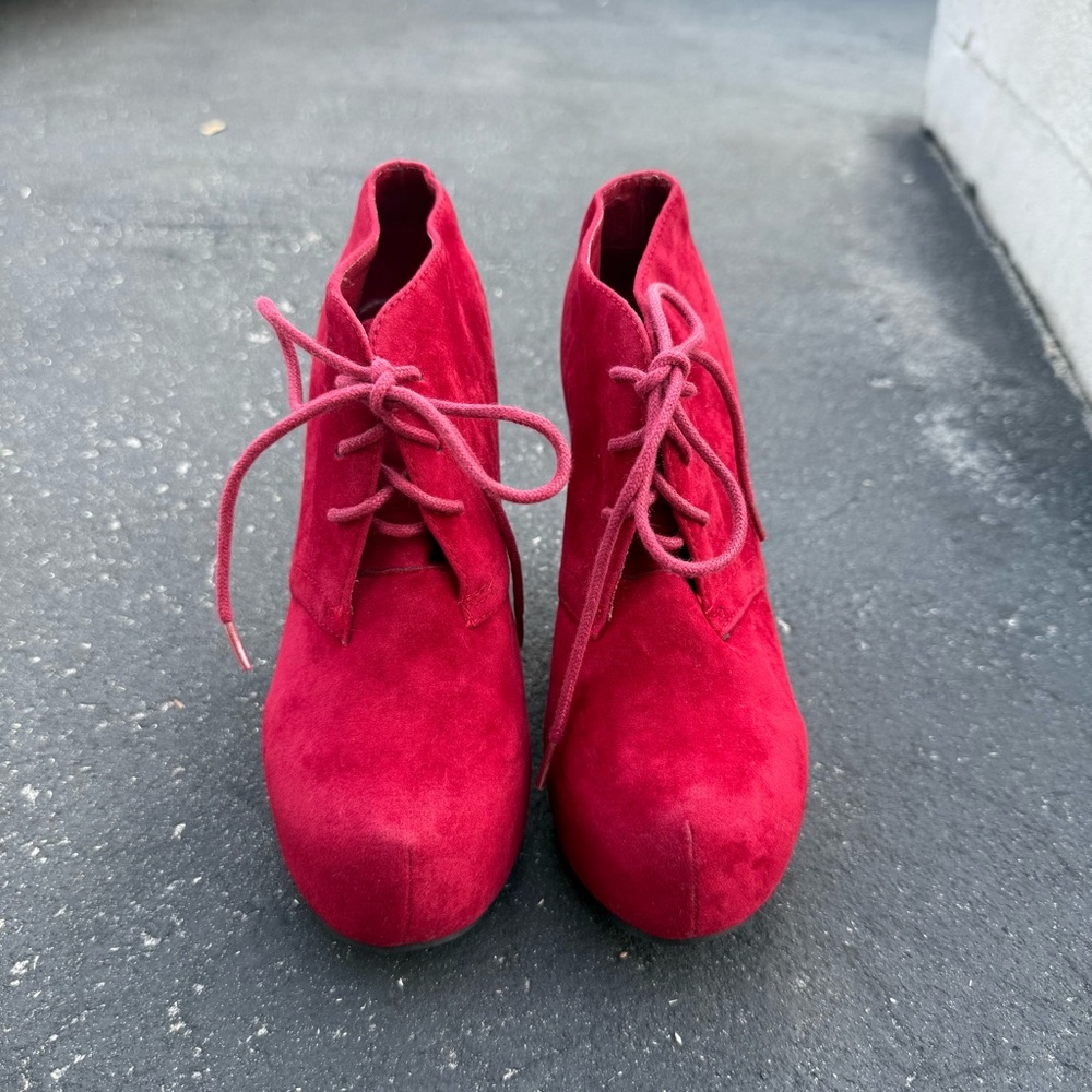 Red Suede Lace-Up Wedge Booties – Glaze – Women’s Size 5.5